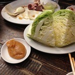 ホルモン焼 夏冬 - 生キャベツ(2013.03)