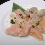 韓感 - ホルモン3品盛り合わせ