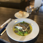 トレイントレイン - 【鯛のポワレ オリーブソース タプナード添え】1050円 (スープ・メイン・パン・ドリンク)