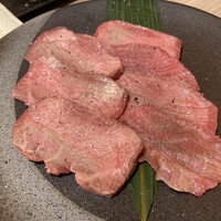 近江うし 焼肉 にくTATSU 青山本店 - 