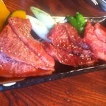 焼肉ひび屋 - 上物三点盛り