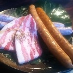 焼肉ひび屋 - 函館男爵黒豚ソーセージ三点盛り