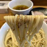 麺屋鈴春 - 藻塩つけ麺を楽しむ