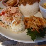 GOHAN-YA あたしんち - おまかせシーフードカレー御膳 2,000円 (税込)、サラダ