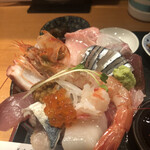 秋葉原旨い魚と焼酎.地酒 美味研鑽 TETSU - 極上海鮮丼スペシャル(上から)