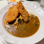 カレーショップ山小屋 - ランチA  コーンポパイカレーとヒレカツ　950円