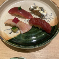 鮨 青海 青山店 - 握りは大きすぎ小さすぎず