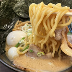 クリーミーTonkotsuラーメン 麺家神明 - 