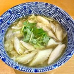 麺匠 清兵衛 - つけめんの汁。葱と鶏の具沢山です。