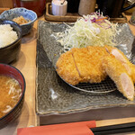 Tonkatsu Tooyama - ■ロースかつ定食＋ささみかつ¥1,480