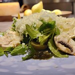 シュヴァル・ドゥ・ヒョータン - 房総ジャージー牛2ヶ月間熟成させてナッティな香りを楽しめます。サルサソースも然り気無く添えられて芳香さが印象的なトマティーヨでした。