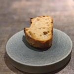 シュヴァル・ドゥ・ヒョータン - 自家製パン