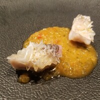 鉄板焼き あさひ - 長崎の甘鯛　ソースはレモン、玉葱、ミニトマト、イタリアンパセリ、焦がしバターで作ったちょっと酸味あるソース