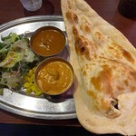 Anjuna - サラダ＆ペアカレーランチ
                        チキンカレー（南インド風トマトベース 辛口）＆ナブラタンコルマ（カシューナッツベースの野菜カレー 北インド風）