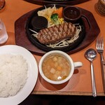 Kauberu - 弾力ハンバーグランチオニオンソース180g ¥1188-