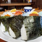 Fukutaya - 具は塩鮭、梅、昆布の3種類