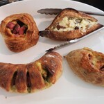 下田流 - 購入したパン。