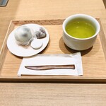 Minato ya - 豆大福と煎茶