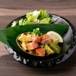 avocado and salmon poke