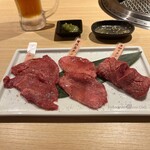 精肉卸問屋直営焼肉店 牛次郎 - 