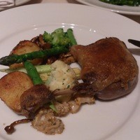 ヌガ - 鴨肉のコンフィ