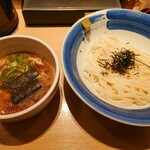 手延べうどん 水山 - 柚子胡椒の肉つけうどん