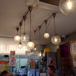 中華そば 麺や食堂 本店 - 店内は開放感もあって、清潔そのものです!