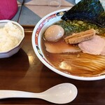 中華そば 麺や食堂 本店 - チャーシューと味玉はトッピングしたので、その他はドラマと全く一緒でした(^o^)