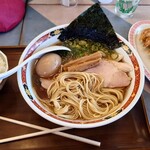 中華そば 麺や食堂 本店 - 食べ始めたら、Bランチの餃子が来ました（笑）