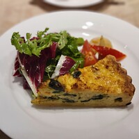 QUAND L'APPETIT VA TOUT VA ! - ズワイガニとほうれん草のキッシュ