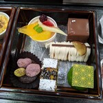 186063340 - ◇二の重◇スイートポテトやモンブラン等のスイーツが並んでます✨