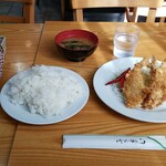 Kitsuchin San - イカとアジのフライ、ご飯は大盛り