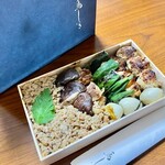 鳥しき - 2022.8.  焼鳥弁当