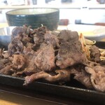 勘治郎商店 - 希少部位を含む赤み薄切り肉