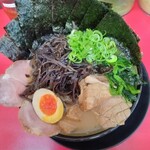 とんこつラーメンいしい - 愛盛りチャーシューメン(並)＋のり･木くらげ増し