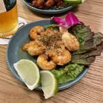 新橋酒場 ALOHA ISLAND - ガーリックシュリンプ。美味し。