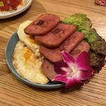 新橋酒場 ALOHA ISLAND - スパムエッグ。美味し。