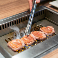 焼肉うしごろ 銀座店 - 究極の厚切り黒タン  