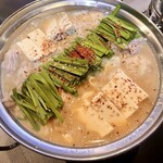 中華料理 金龍飯店 - もつ鍋