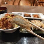 静岡餃子 鶏唐揚 きゃべつ - 