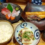 酒房 ワビスケ - 縞ほっけとお造り定食　1100円　税別