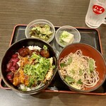 おみっちゃん - やきとり丼750円