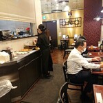 Chuukakousai Jasumin Koufuku Chuubou - 中華香彩 JASMINE 口福厨房 日本橋店 店内 密を避けて早めの時間のランチ訪問