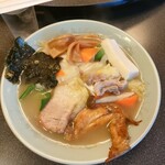 新雅 - 五目そば¥700