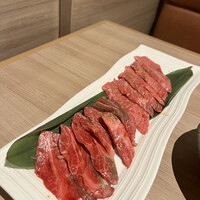 近江うし 焼肉 にくTATSU 青山本店 - 