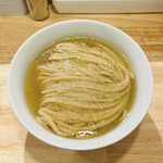 麺屋 K - キラッキラのスープは煮干しのビター感と昆布のコクとまろやかさ！塩味のキレがすごい(*ᐛ*)ᒃ✨