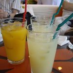 ザワックカフェ - 信州ふじりんごジュース(100%)とオレンジジュース(100%)