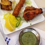 Authentic South Indian Cuisine Sri Balaj - タンドリーチキン、シークケバブ、フィッシュティッカ（ノンベジタリについてくる焼き物）