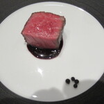 馳走西健一 - 榊山牛のサーロイン　赤ワインソース