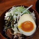 俺の中華たなか家 - 「まかない飯」をパチリ♯トロ〜リ味玉がトッピング⤴️